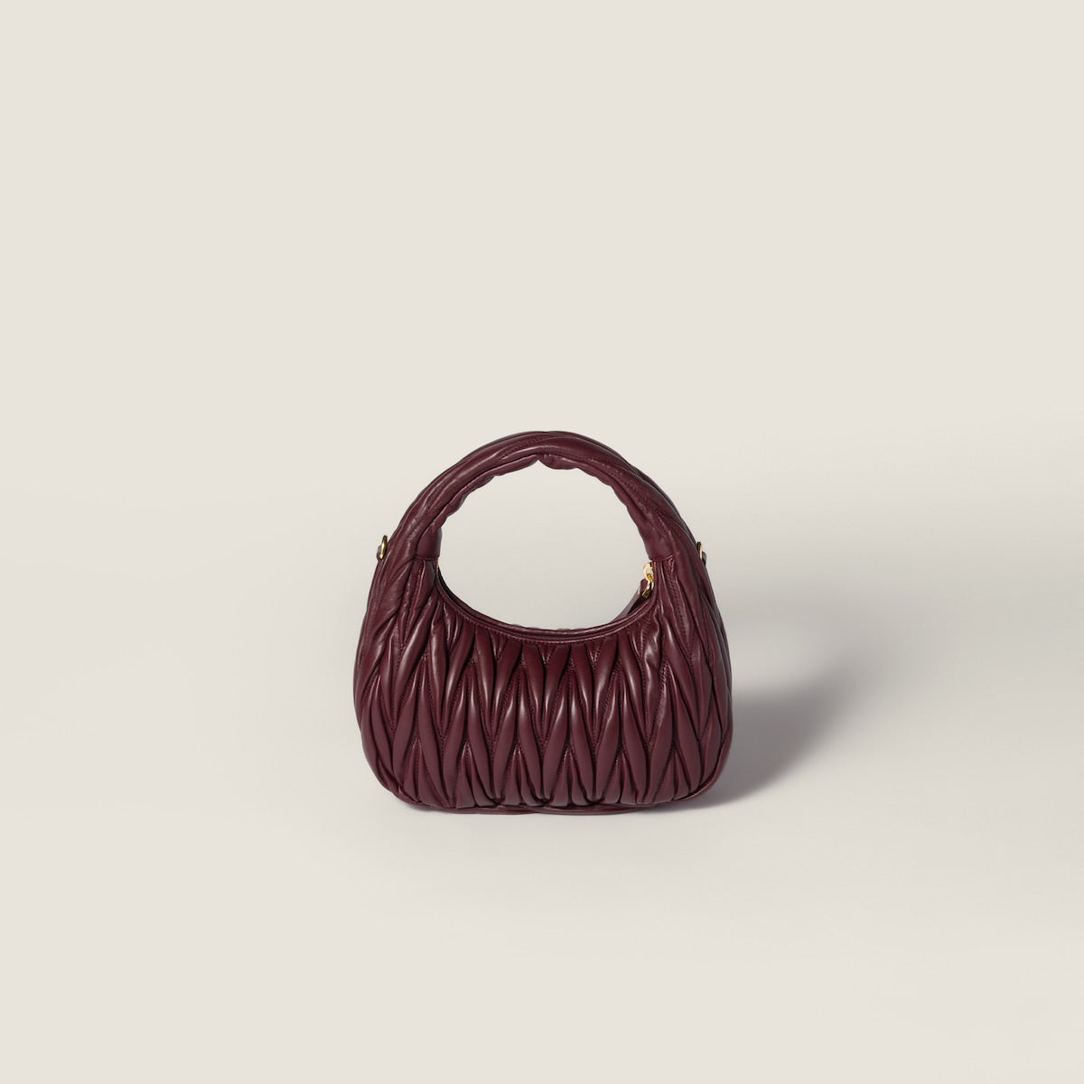 Borsa piccola hobo Wander in nappa matelassé bordeaux