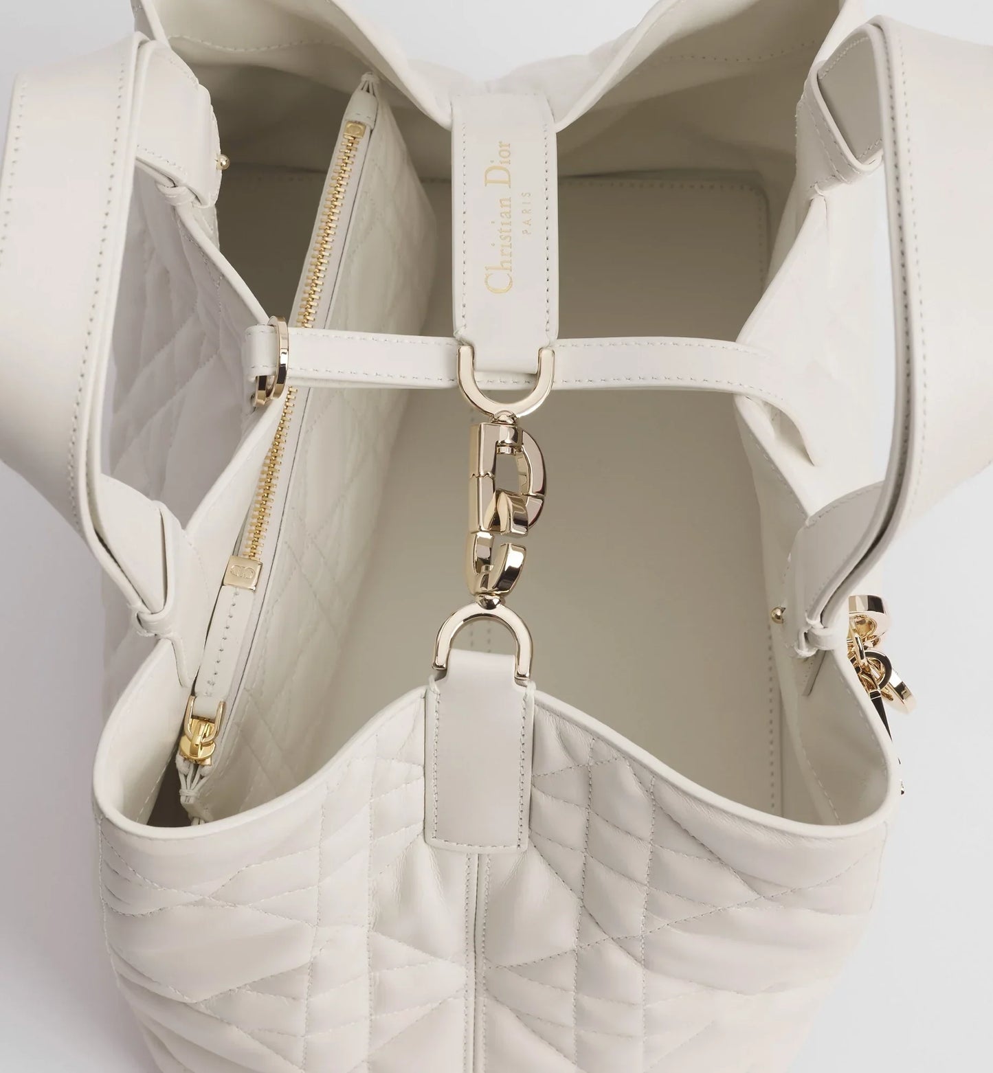 Borsa Media Toujours Latte