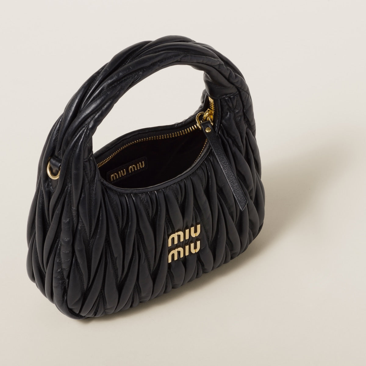 Borsa piccola hobo Wander in nappa matelassé nera