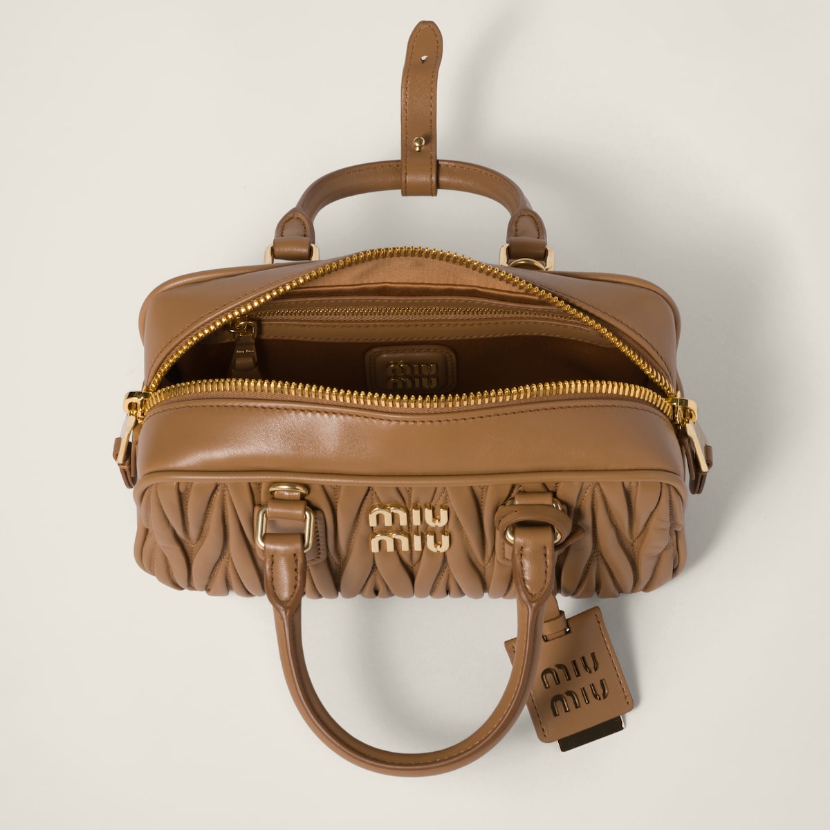 Borsa regulare Arcadie in nappa matelassé caramello