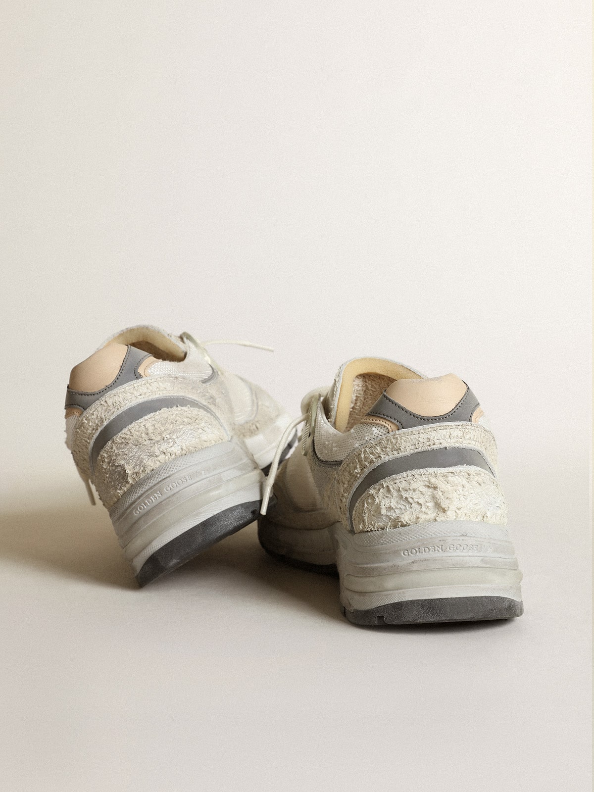 Suede bianco e grigio e stella in pelle bianca