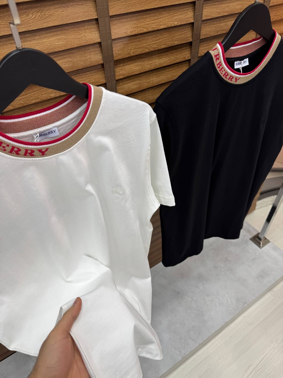 T-shirt Burberry 001
