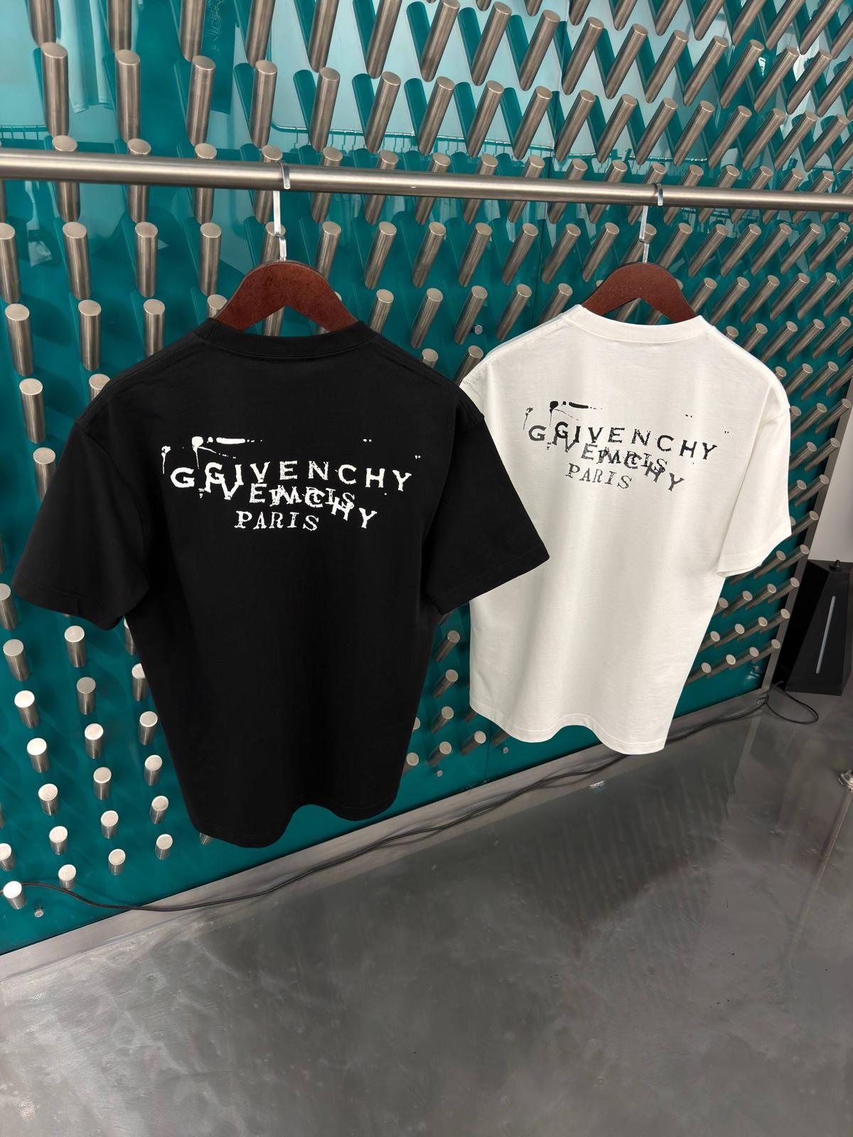 T-shirt Givenchy 001