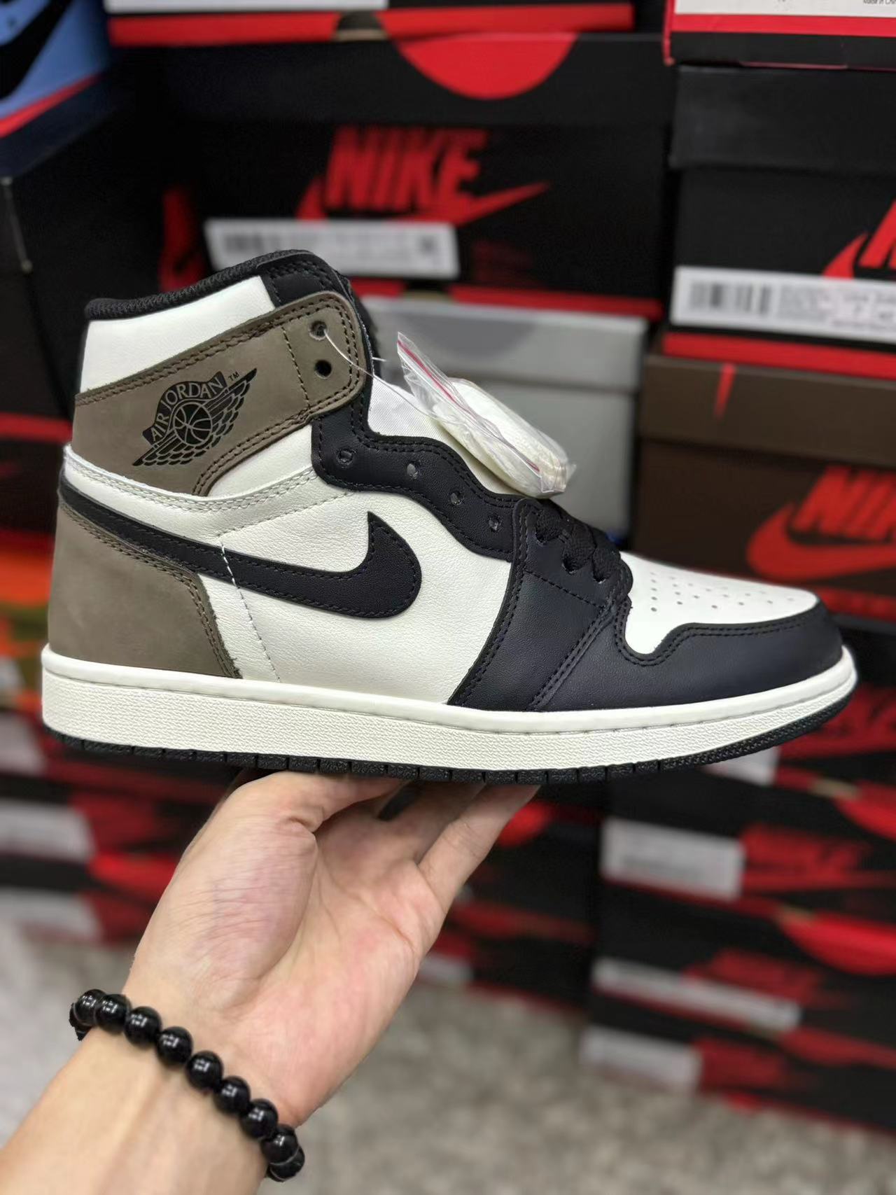 Travis Scott “DARK” Mocha