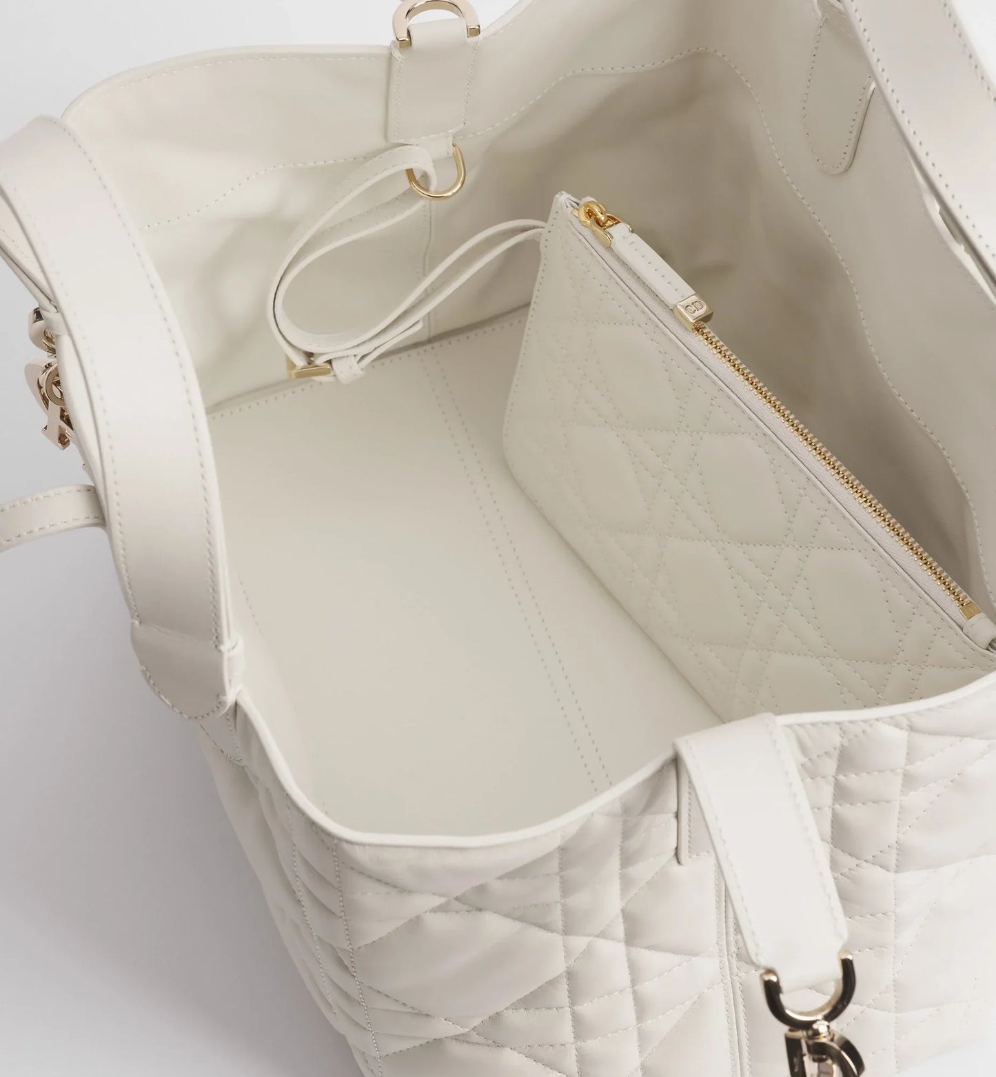 Borsa Media Toujours Latte