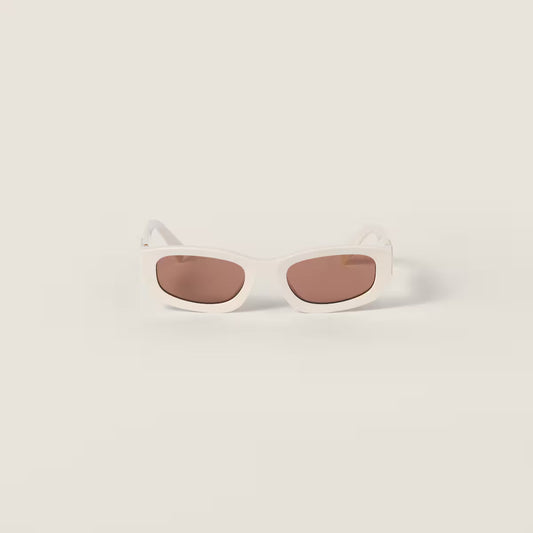Occhiali da sole Miu Glimpse con forme basse montatura bianco latte Lenti cioccolato
