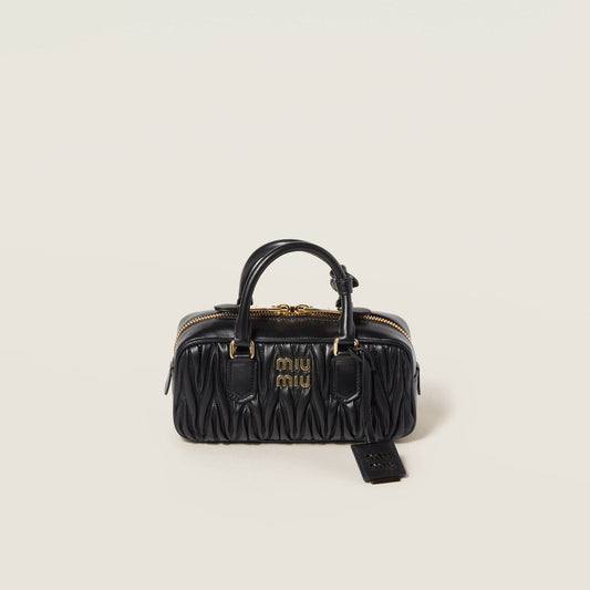 Borsa Arcadie regulare in nappa matelassé nera