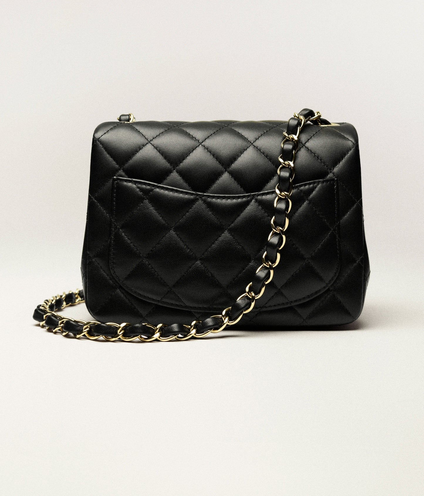 Borsa classica mini nera con metallo effetto dorato