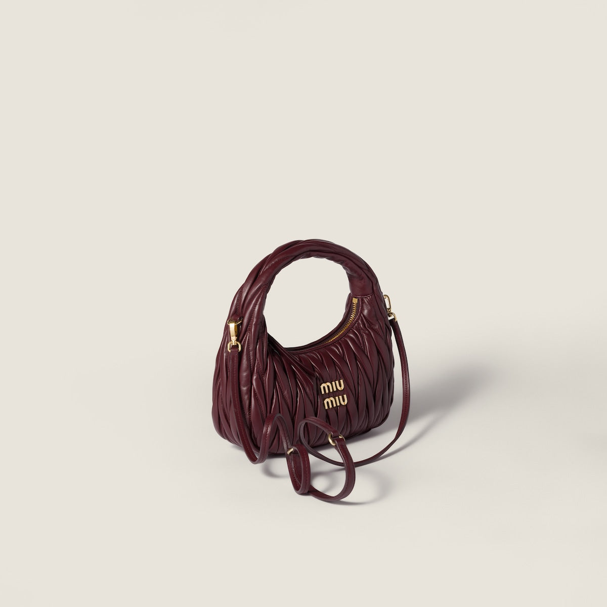Borsa piccola hobo Wander in nappa matelassé bordeaux