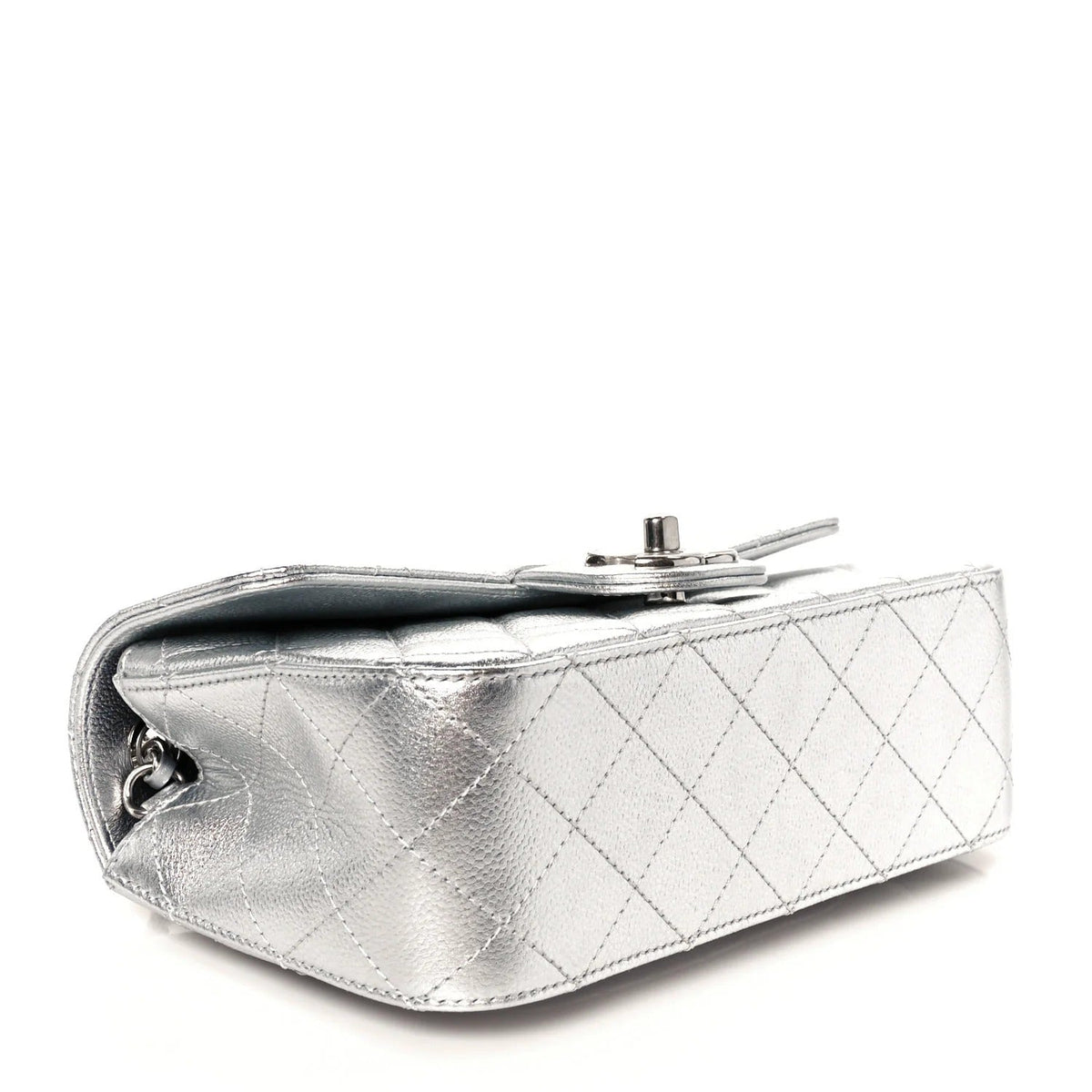 Mini borsa rettangolare trapuntata Caviar metallizzata con patta CC Slide argento
