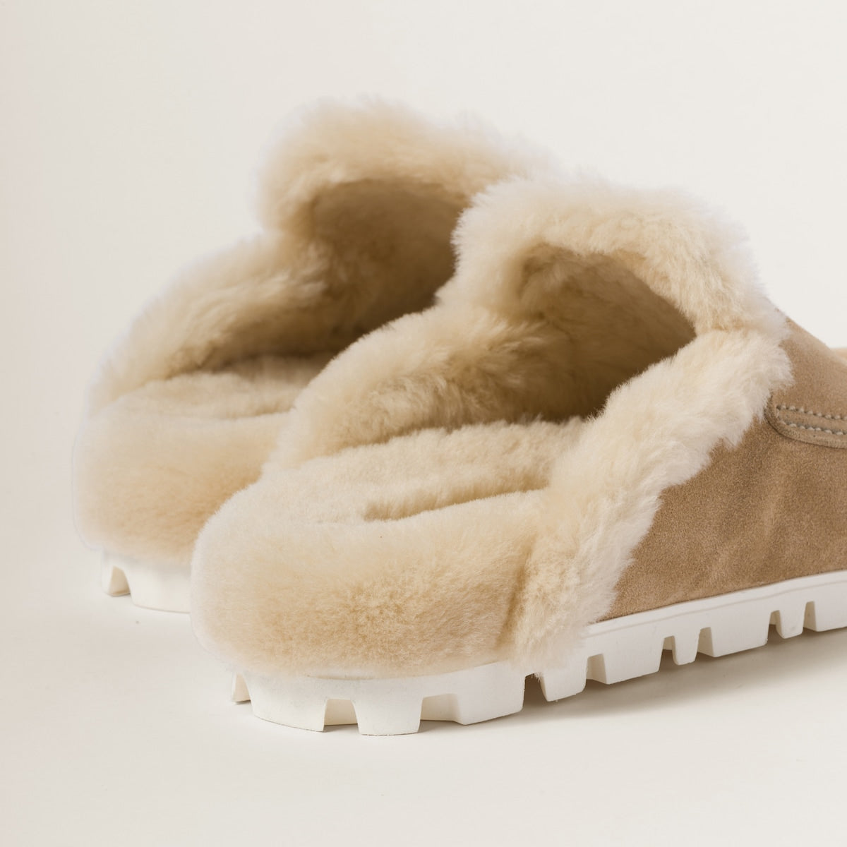 Sabot in pelle scamosciata ecru