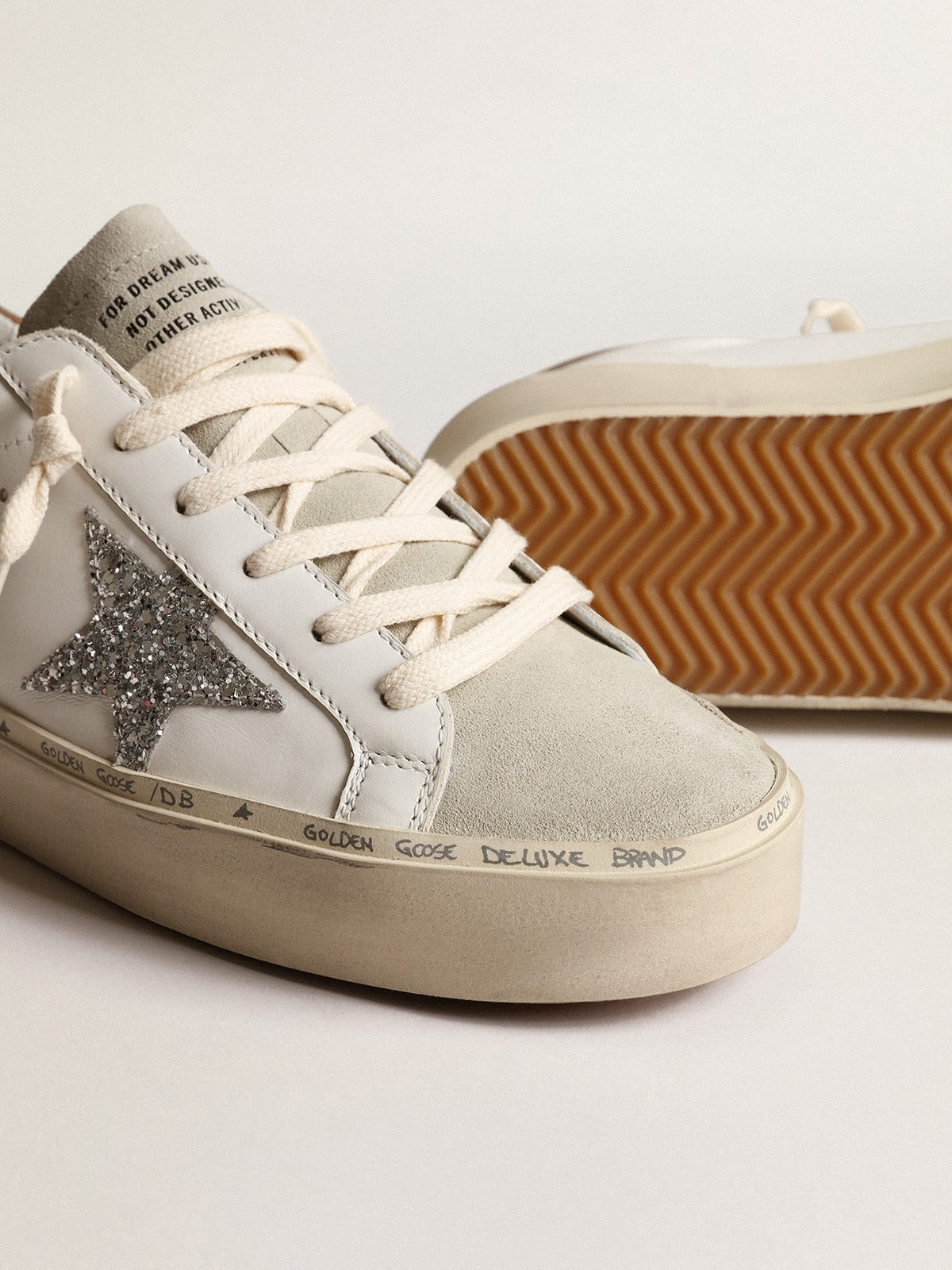 Stella in glitter argento e talloncino in nabuk tortora