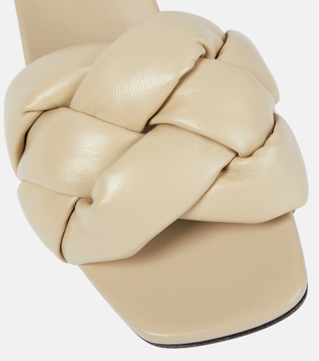 Sandali imbottiti in pelle intrecciata beige