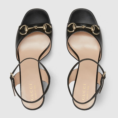 Sandalo con tacco donna con Morsetto in pelle nera
