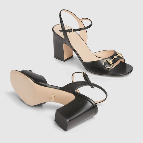 Sandalo con tacco donna con Morsetto in pelle nera