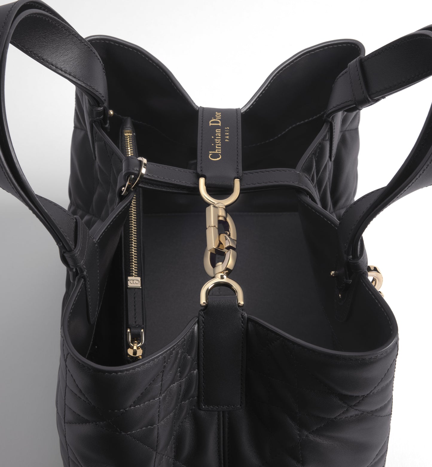 Borsa Media Toujours Nera