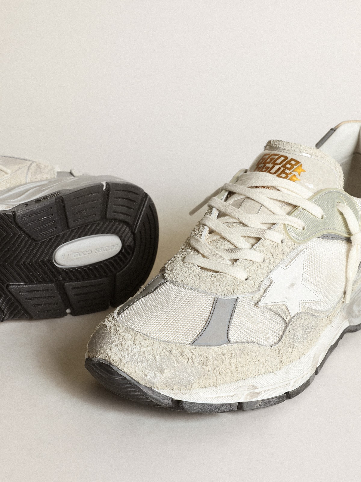 Suede bianco e grigio e stella in pelle bianca