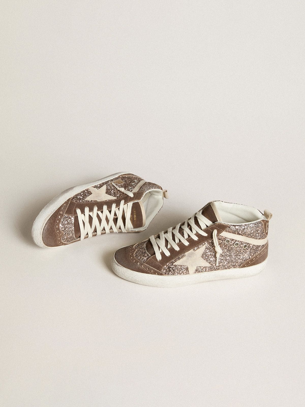 Glitter con stella in suede perla e inserti in suede marrone