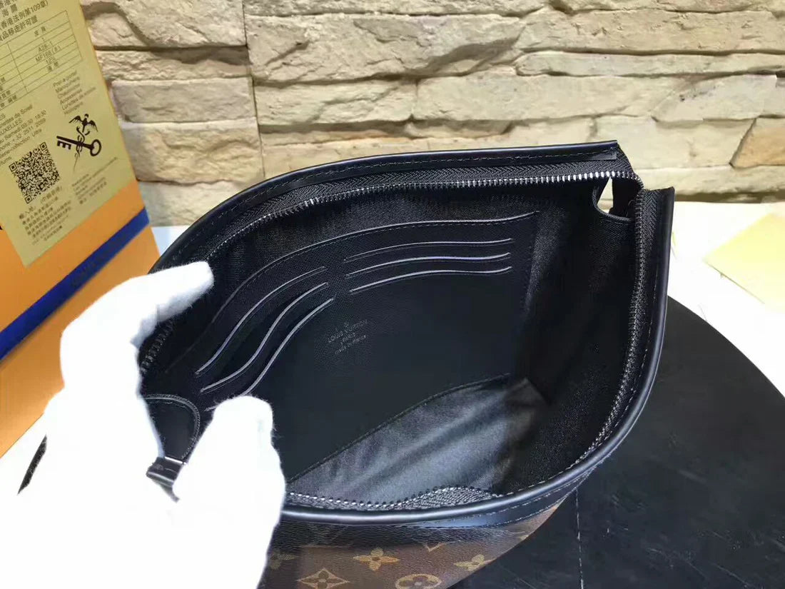 POCHETTE VOYAGE MM Marrone