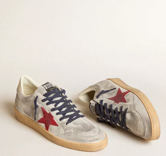 Suede laminato con stella in suede e talloncino in pelle