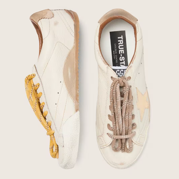 True in nappa bianca con stella oro e talloncino in suede beige