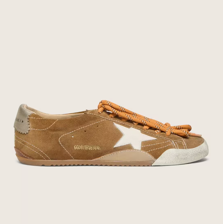 True in suede color tabacco con stella bianca e talloncino platino