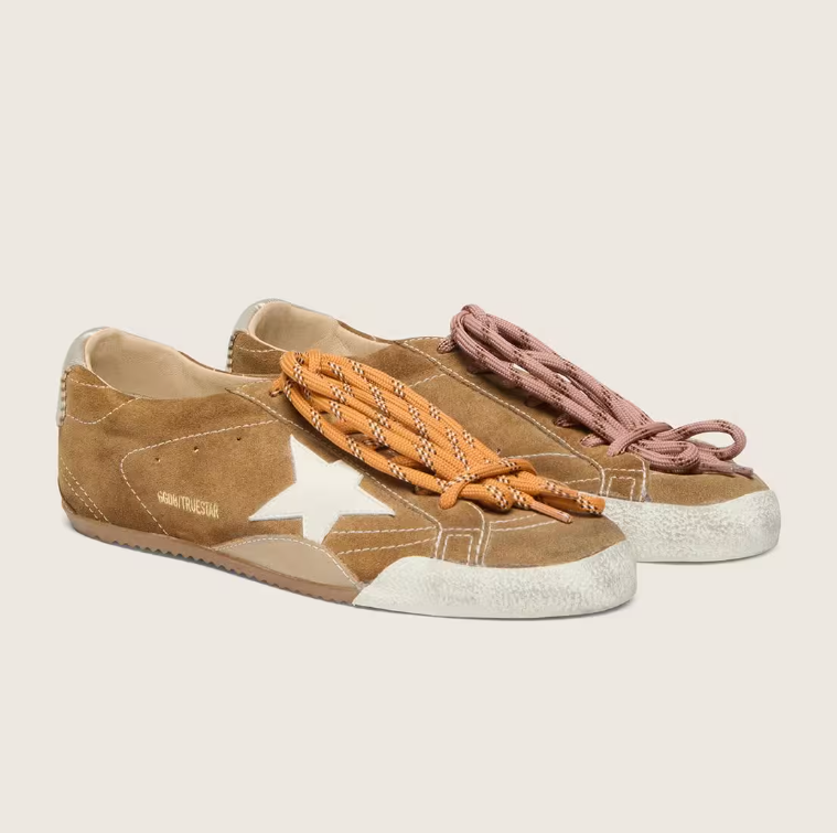 True in suede color tabacco con stella bianca e talloncino platino
