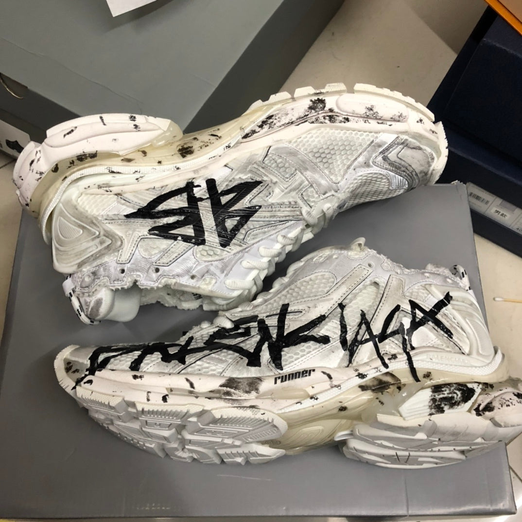 Balenciaga Runner Graffiti Bianca