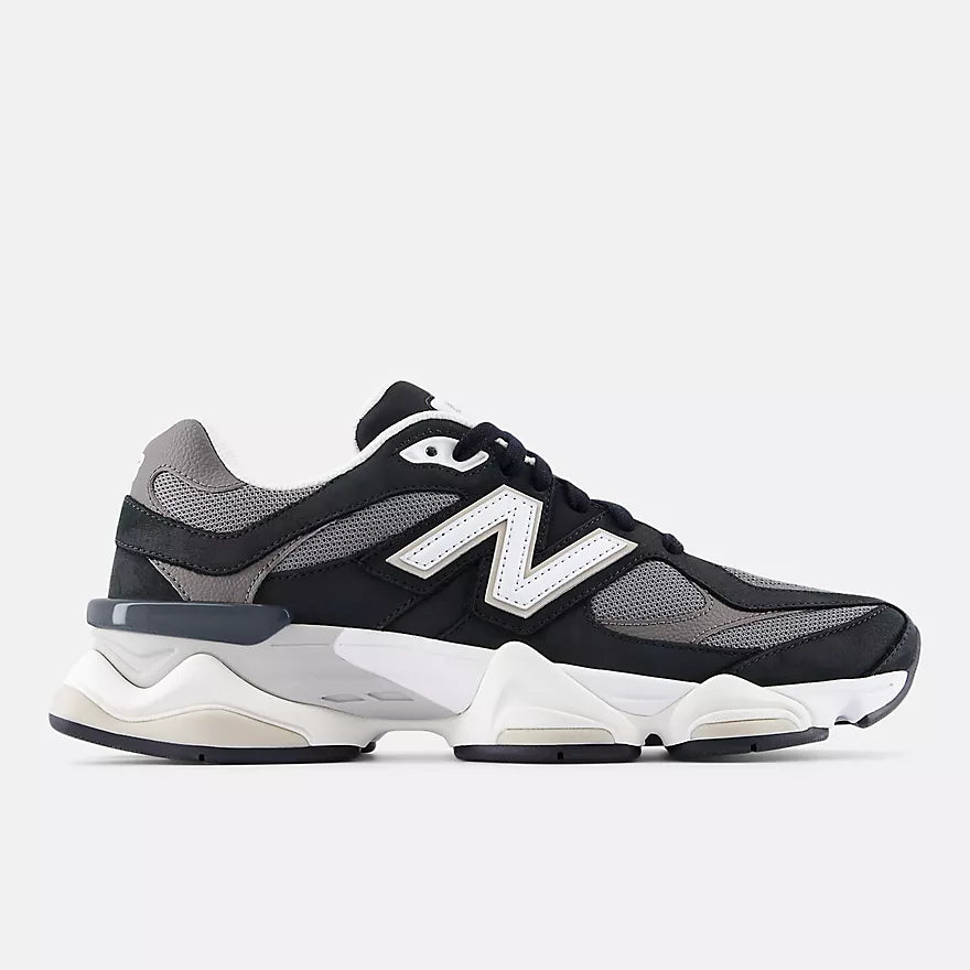 New Balance NB 9060 Nere e Bianche