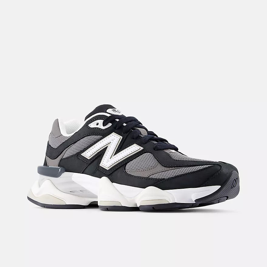 New Balance NB 9060 Nere e Bianche