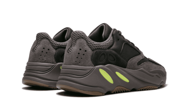 yeezy 700 mauve